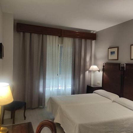 Hotel Iberia Plaza America Caces Exterior foto