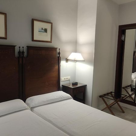 Hotel Iberia Plaza America Caces Exterior foto