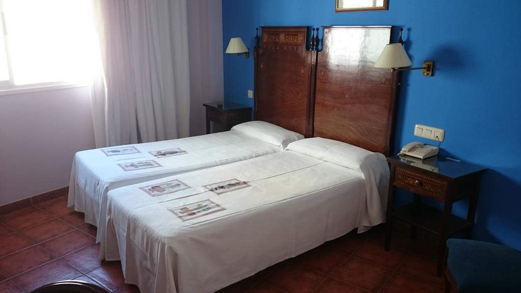 Hotel Iberia Plaza America Caces Cameră foto