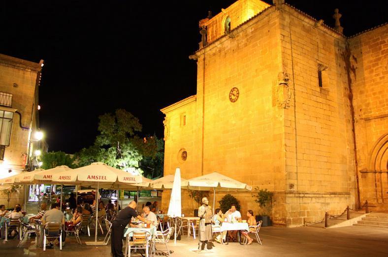 Hotel Iberia Plaza America Caces Exterior foto