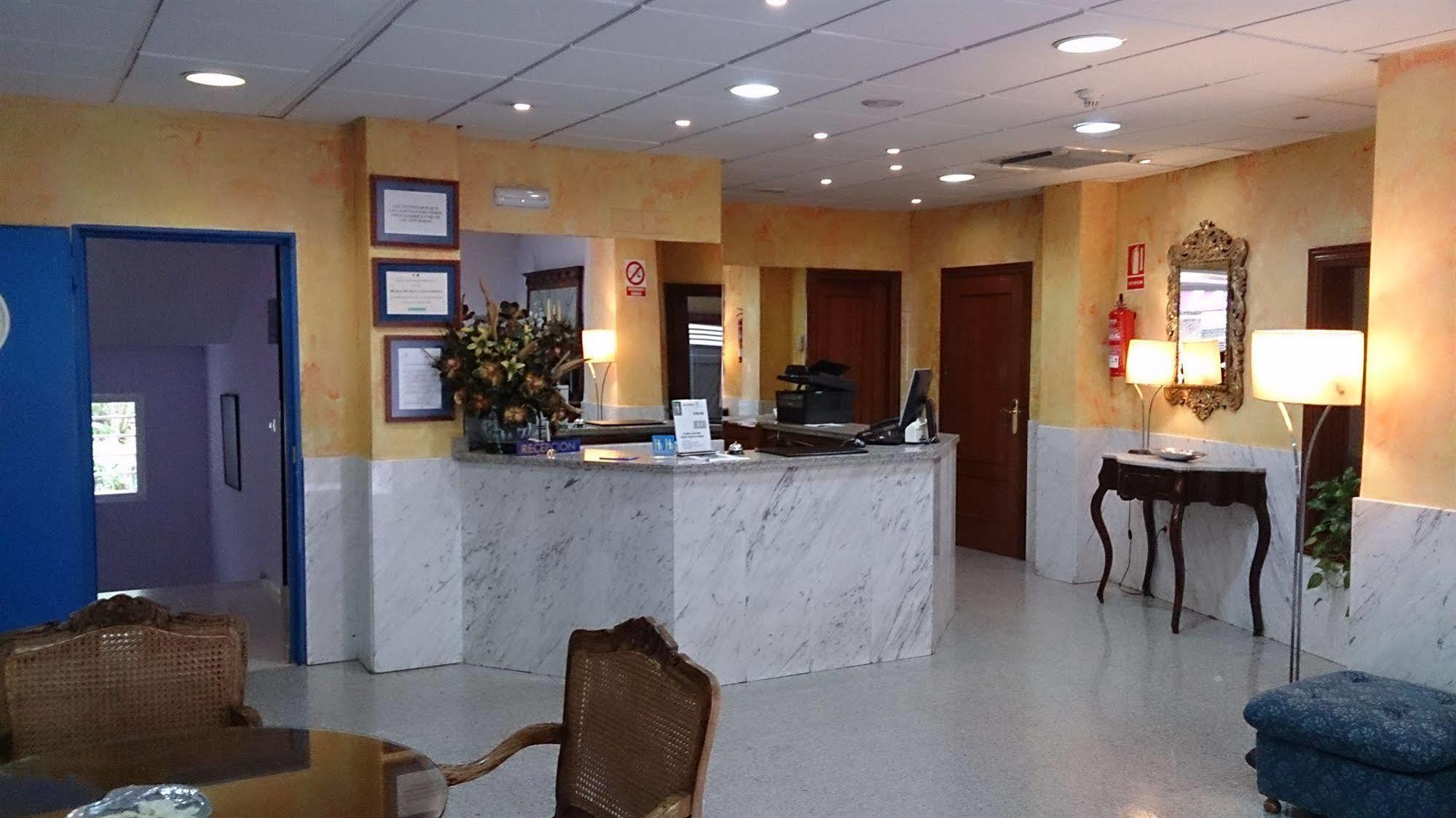 Hotel Iberia Plaza America Caces Exterior foto